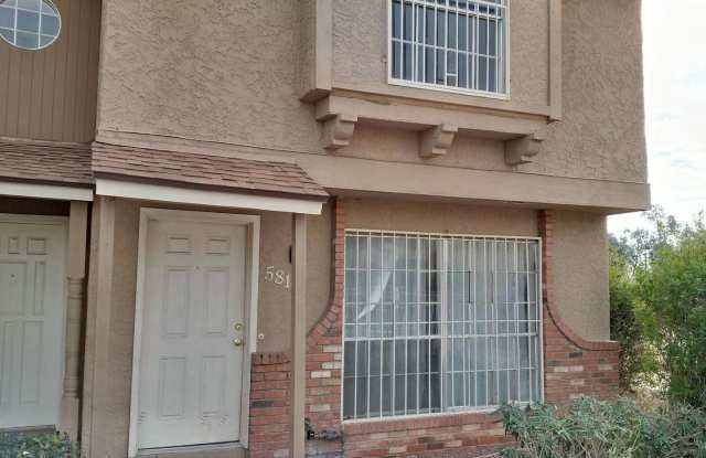 3 Bedroom townhome for rent - 5811 North 59th Drive, Glendale, AZ 85301