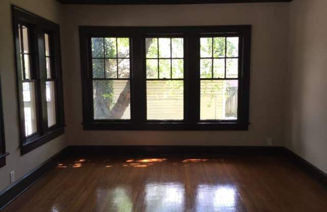 649 E 49th Street Gallery 2