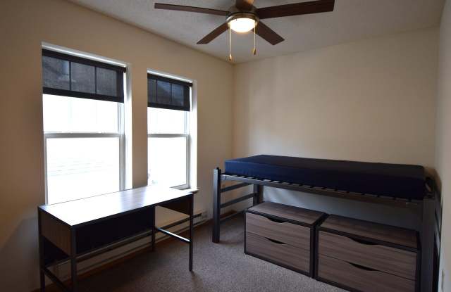 3 Bedroom, 1 Bathroom Gallery 3