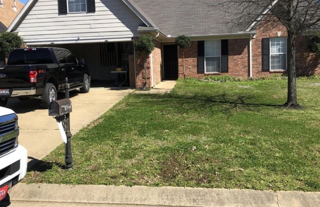 5716 Hunters Chase Drive - 5716 Hunters Chase Drive, Southaven, MS 38672