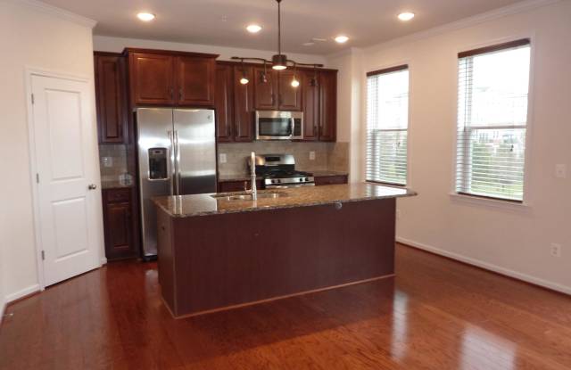 24521 GLENVILLE GROVE TERRACE Gallery 2