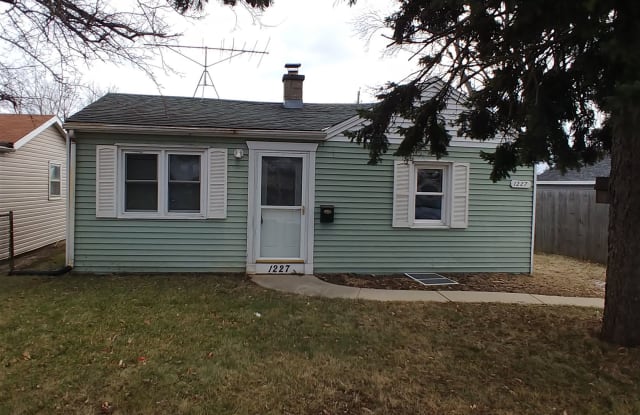 1227 Ohio St - 1227 Ohio St, Racine, WI 53405