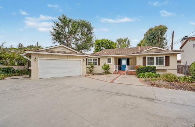 Rolling Hills Ranch House — Updated 3BR Home on a Massive Lot photos photos