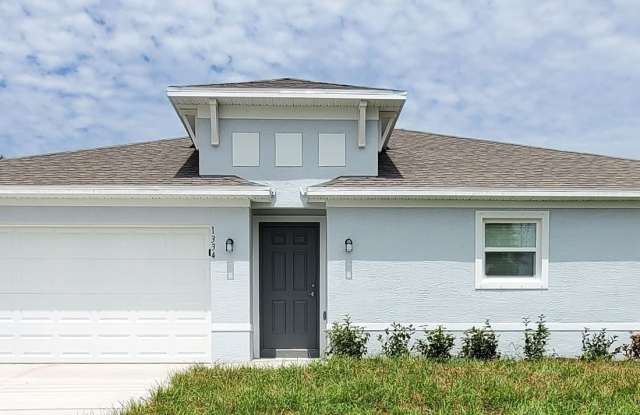 SPACIOUS 3/2 HOME IN PALM BAY photos photos