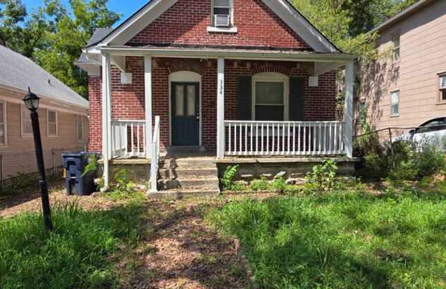 3-Bedroom, 2 Bath Single Family for Rent in Kansas City, MO | Attached Garage & Modern Kitchen photos photos
