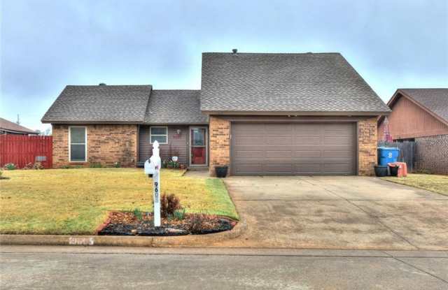 Charming 3-Bedroom Home Near Tinker Air Force Base!! - 9605 Kent Drive, Midwest City, OK 73130 Charming 3-Bedroom Home Near Tinker Air Force Base!! - 9605 Kent Drive, Midwest City, OK 73130