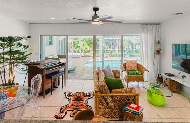 809 SE 14th Dr - 809 Southeast 14th Drive, Deerfield Beach, FL 33441 809 SE 14th Dr - 809 Southeast 14th Drive, Deerfield Beach, FL 33441