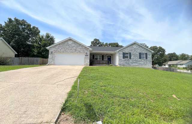 Fenced home close to FLW! Gallery 1