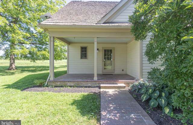 6064 SAWMILL Road Gallery 4