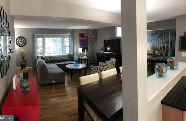 7749 TIVERTON DRIVE Gallery 4