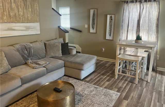 1324 FERRY Place Gallery 3