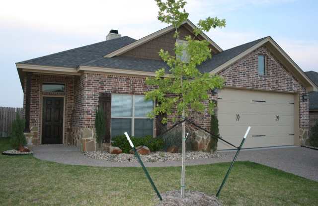 4 Bedroom Single Family Home: Move in Special: photos photos