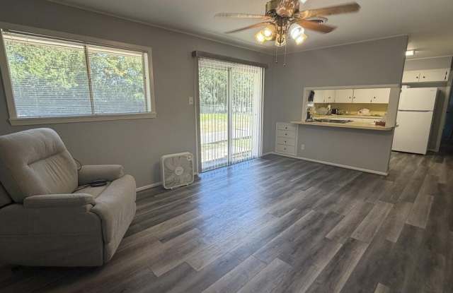 802 Lake Dr Gallery 4
