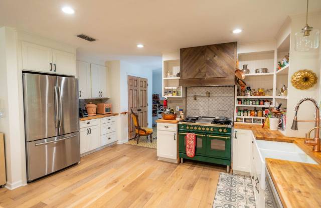 5 Bed / 4 Bath w/POOL & 2 Master Suites in Killearn! photos photos