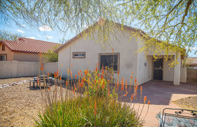 5436 W Dove of Peace Dr - 5436 West Dove of Peace Drive, Marana, AZ 85658