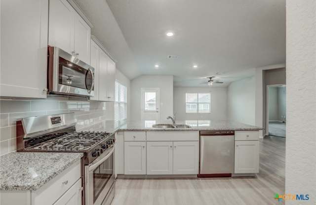 1945 Redstart - 1945 Redstart, Guadalupe County, TX 78130