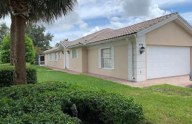 4929 Kingston Way - 4929 Kingston Way, Island Walk, FL 34119