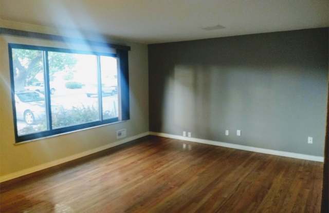 3264 North Revere Street Gallery 2