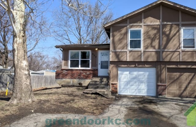 922 N Jan-Mar Drive - 922 N Jan Mar St, Olathe, KS 66061