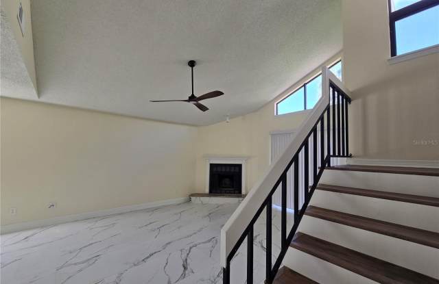 410 S NETHERWOOD Crescent Gallery 4