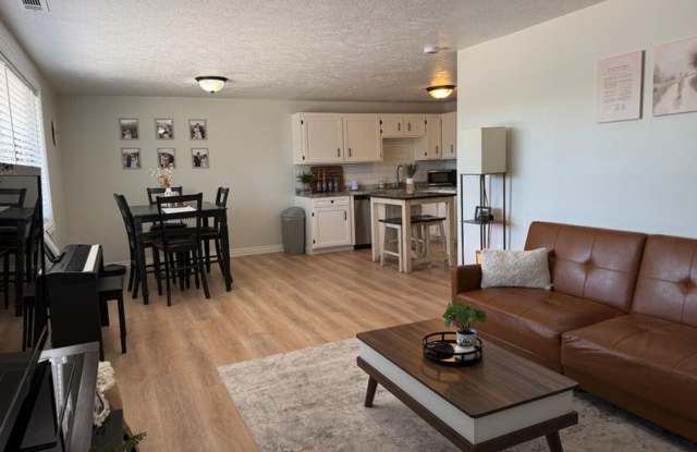 Cozy & Convenient 2 Bedroom Home – Single-Level Living Gallery 4