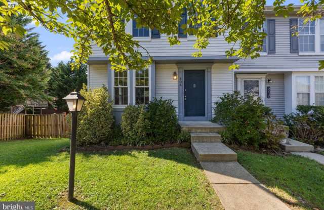 806 LILAC Court Gallery 1
