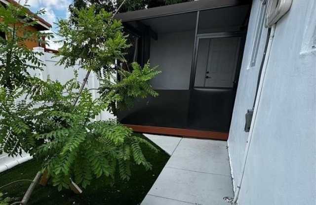 7711 SW 19th St photos photos