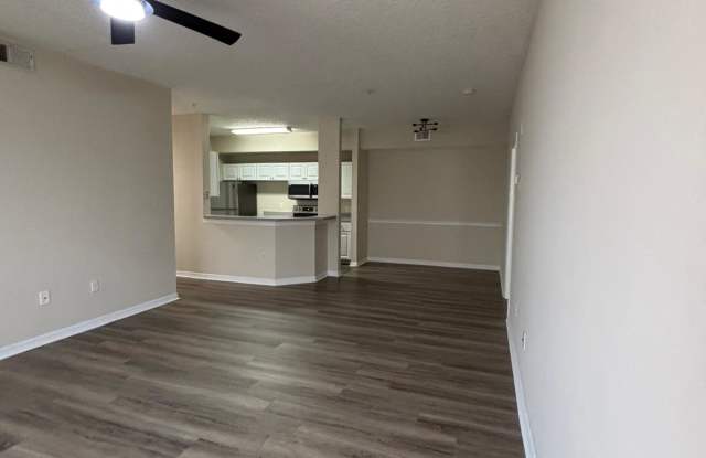 5560 Metrowest Boulevard Gallery 4