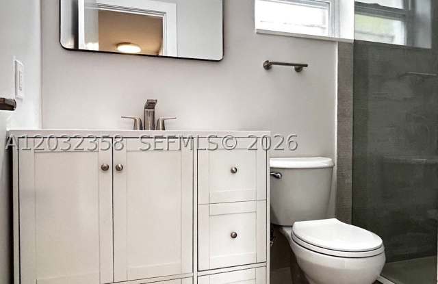 1301 N 12th Ct Gallery 4