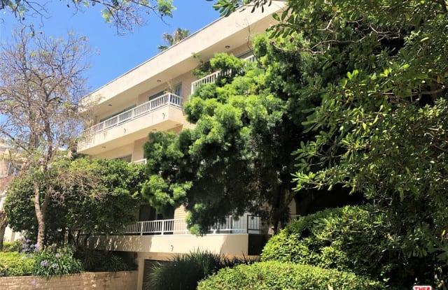 440 N Oakhurst Dr - 440 North Oakhurst Drive, Beverly Hills, CA 90210