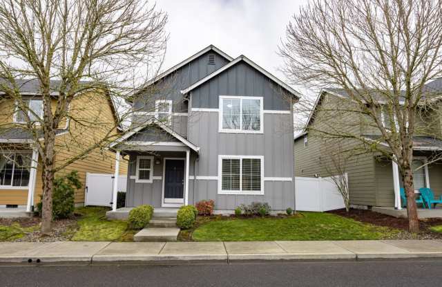 Three bedroom home next to Battle Ground Village. Built in 2012. photos photos