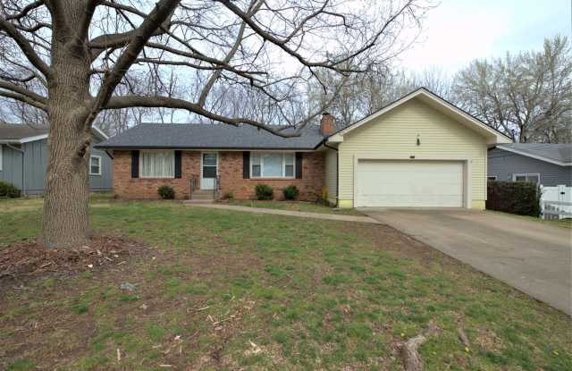 Charming 3-Bed, 2-Bath Home with 2-Car Garage in South Springfield! photos photos