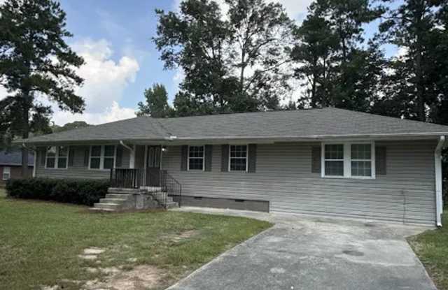 3 bed, 1.5 bath in Morrow! Gallery 3