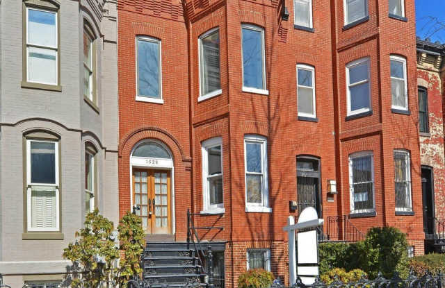 1529 S St NW Upstairs - 1529 S Street Northwest, Washington, DC 20009