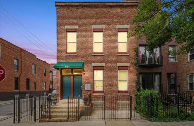 624 S Oakley photos photos