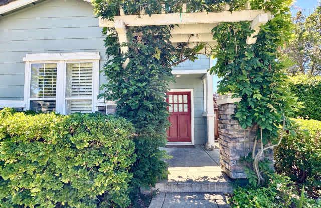 Large 5bd/3ba 3500sqft Home in Hamilton, Novato Gallery 3