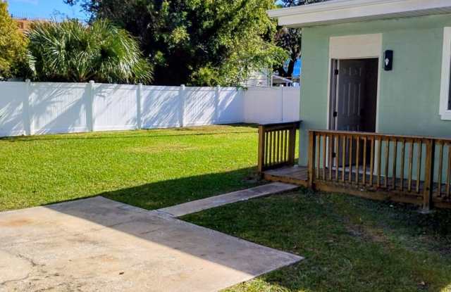 Studio Bungalow in Daytona Beach Gallery 3