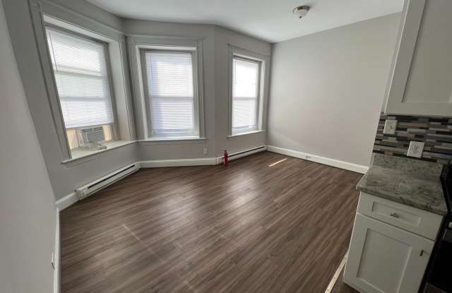 810 NEWINGTON AVE #2 Gallery 3
