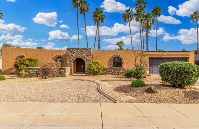 Beautiful 4 bed 2 bath in the heart of North Scottsdale! photos photos