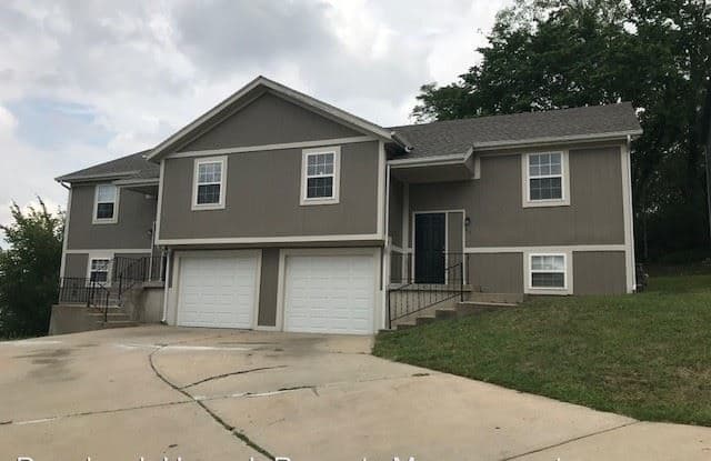111 Cambridge Street - 111 Cambridge St, Kansas City, KS 66103