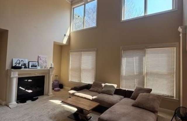 2065 Manor View Gallery 4