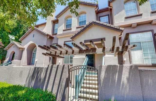 Bright & Airy 3-Story Townhome 3/2.5 in the Willows HOA Complex Off of Old Hillsdale Ave/Rubino Circle photos photos