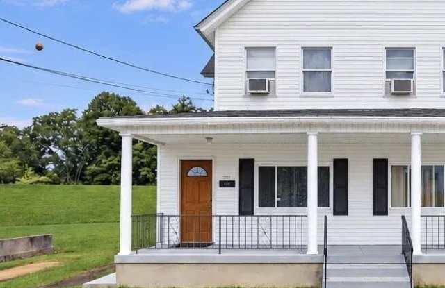 1417-1419 Gardner Avenue Gallery 3