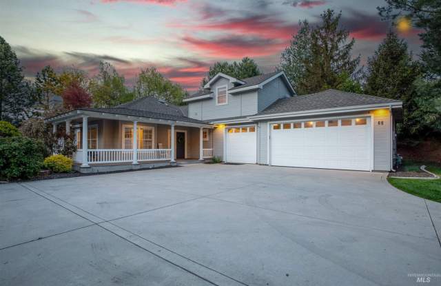 Beautiful Single Family Home in Banbury Golf Course - 66 West Colchester Drive, Eagle, ID 83616