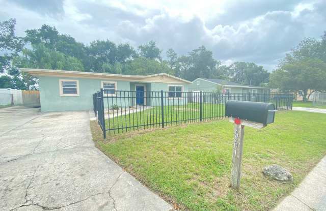 Nice 3 bedroom 2 bathroom House with Screened In Porch photos photos
