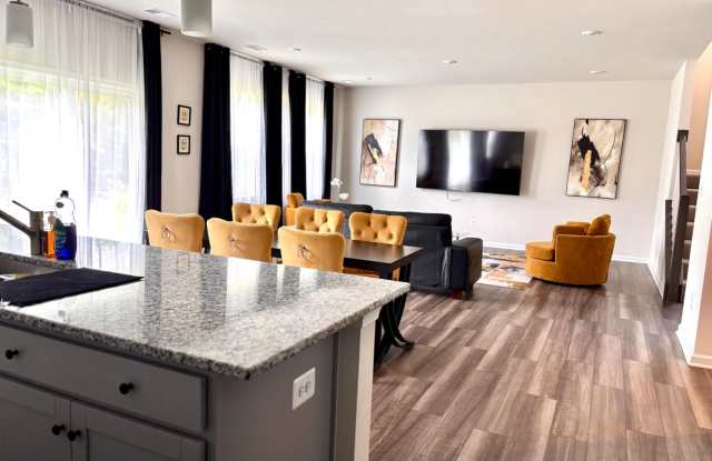1243 RED CLOVER Lane Gallery 4