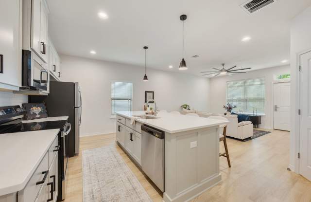 208 Richards Street - A Gallery 3