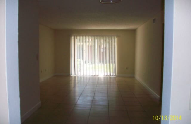 4213 S. Semoran Blvd #8 - 4213 S Semoran Boulevard, Orlando, FL 32822