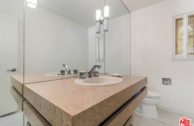 811 North Hillcrest Road photos photos