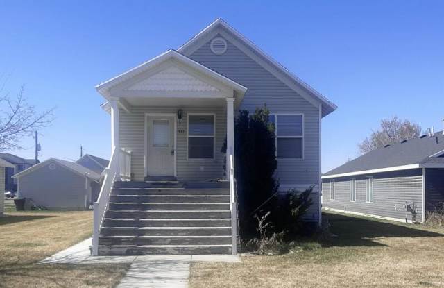 327 N 270 W photos photos